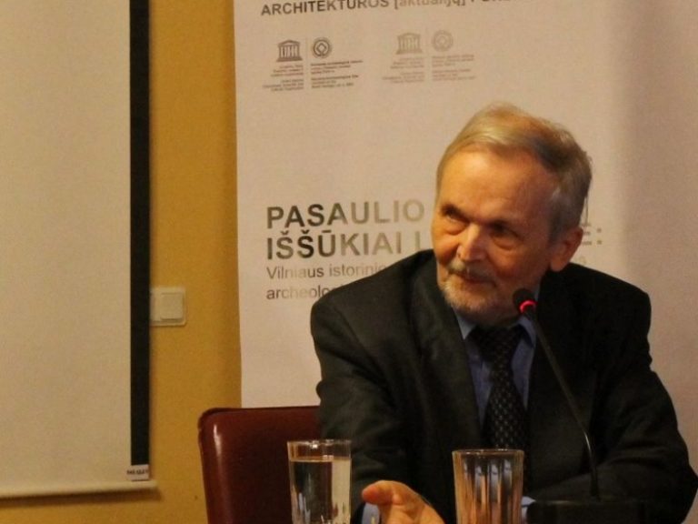 Prof. Jukka Jokilehto paskaitos Vilniaus universitete metu, Kristinos Tendzegolskaitės nuotr., 2014